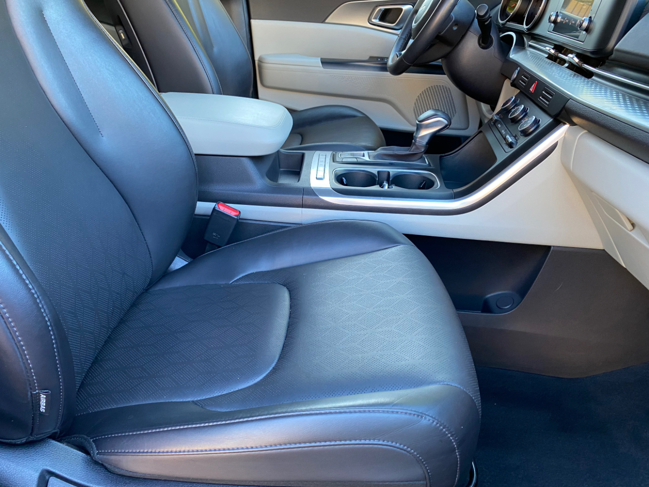 Kia Carnival LX FWD w/Seat Pkg 2024