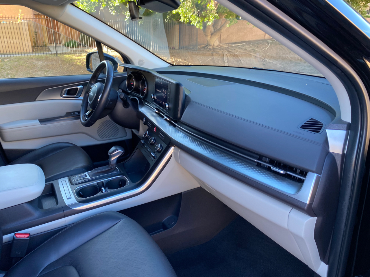 Kia Carnival LX FWD w/Seat Pkg 2024