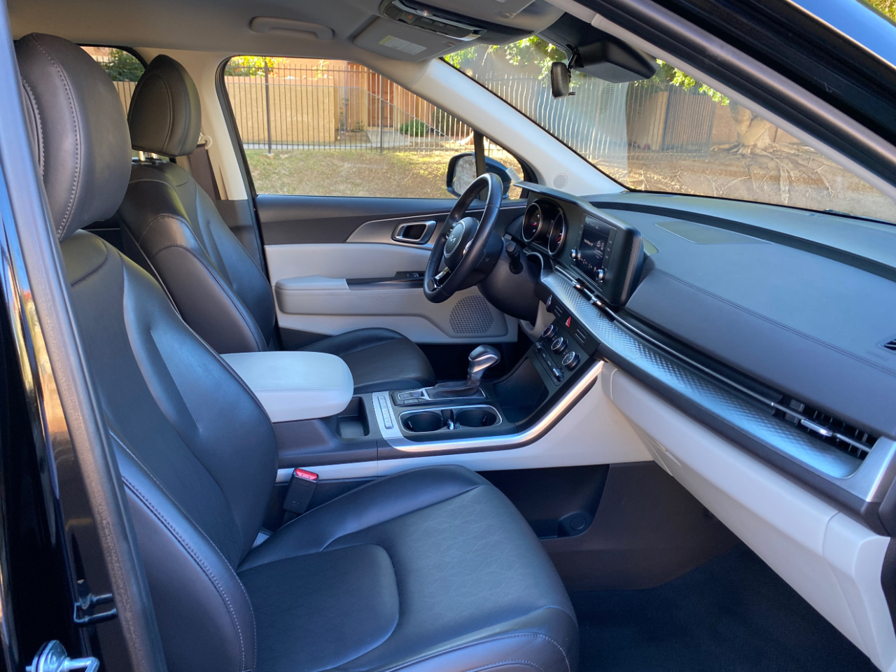 Kia Carnival LX FWD w/Seat Pkg 2024