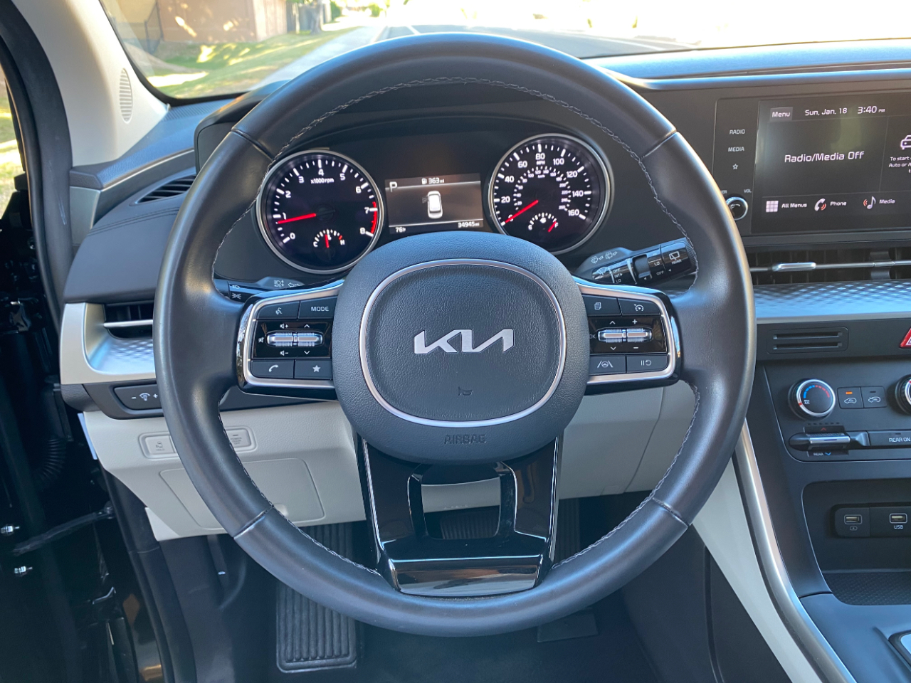 Kia Carnival LX FWD w/Seat Pkg 2024