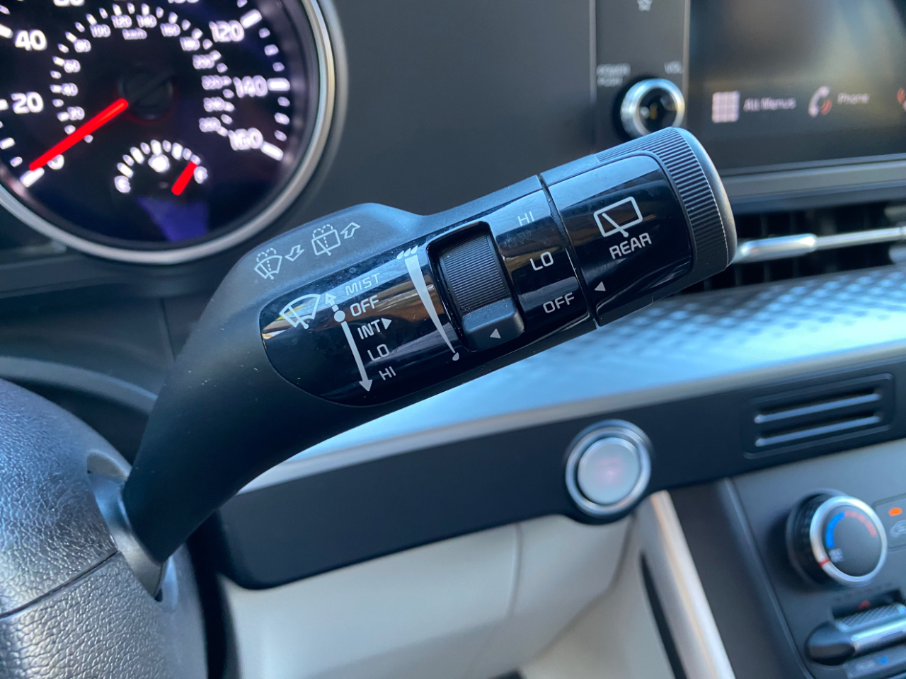 Kia Carnival LX FWD w/Seat Pkg 2024