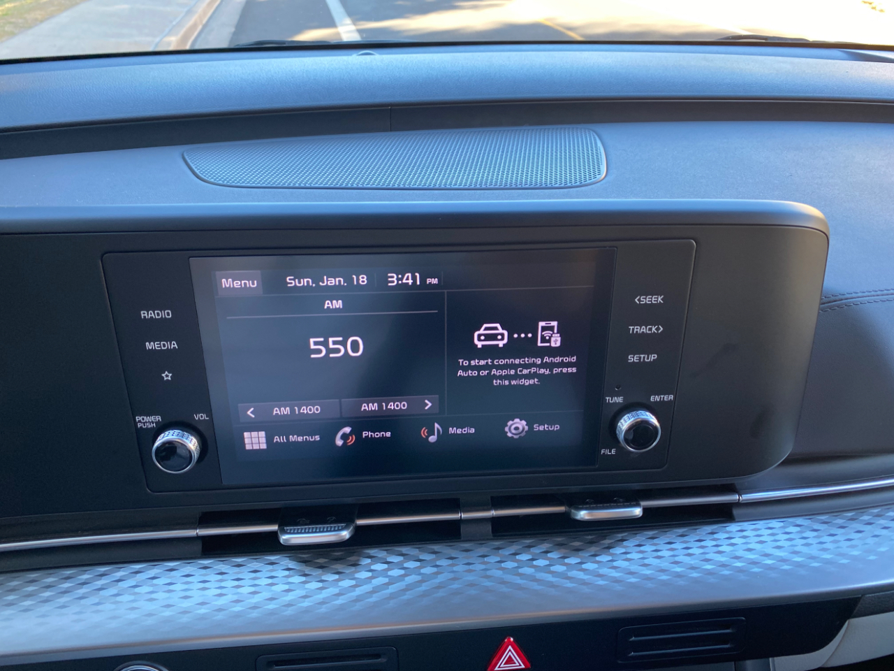 Kia Carnival LX FWD w/Seat Pkg 2024