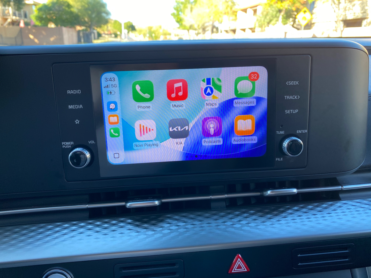 Kia Carnival LX FWD w/Seat Pkg 2024