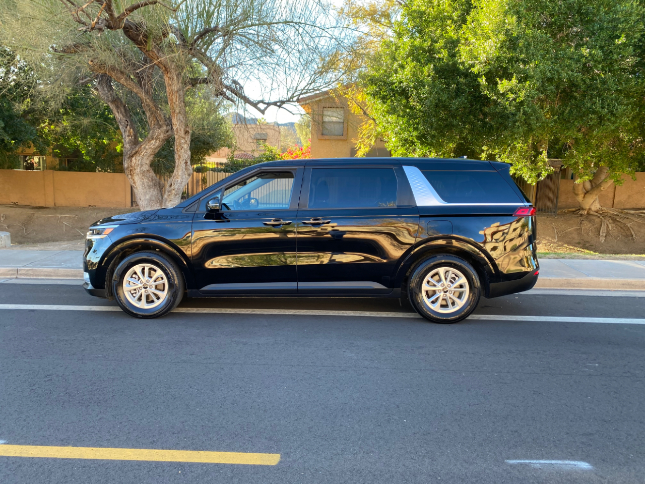 Kia Carnival LX FWD w/Seat Pkg 2024