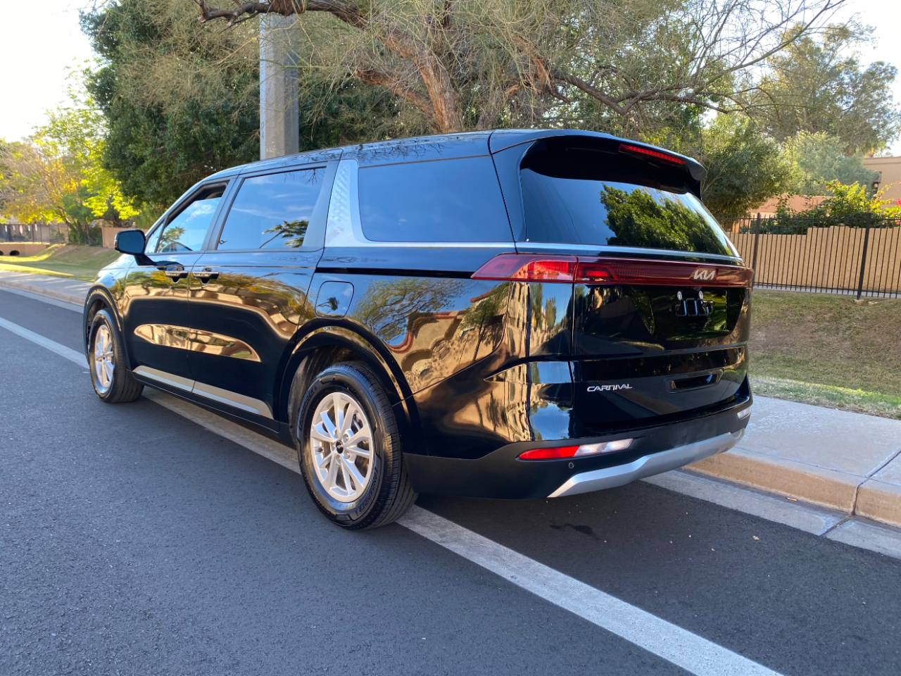 Kia Carnival LX FWD w/Seat Pkg 2024