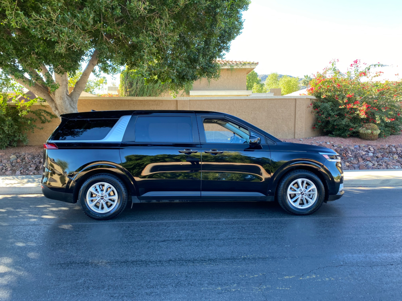 Kia Carnival LX FWD w/Seat Pkg 2024