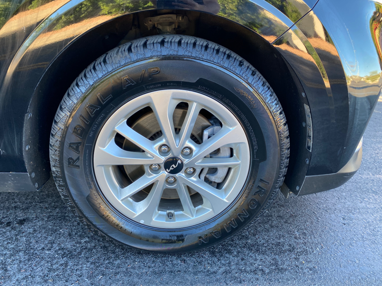 Kia Carnival LX FWD w/Seat Pkg 2024