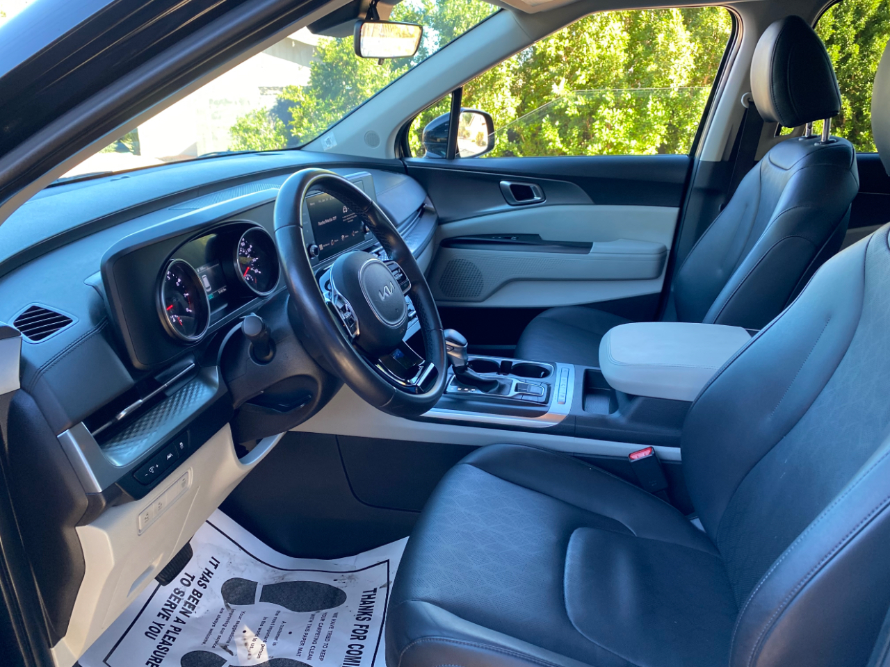 Kia Carnival LX FWD w/Seat Pkg 2024