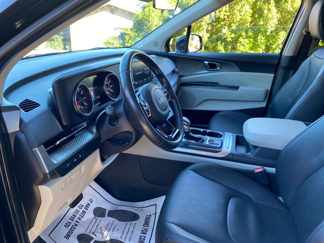 Kia Carnival LX FWD w/Seat Pkg 2024