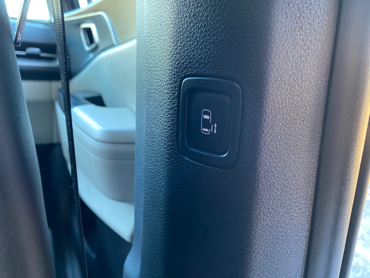 Kia Carnival LX FWD w/Seat Pkg 2024