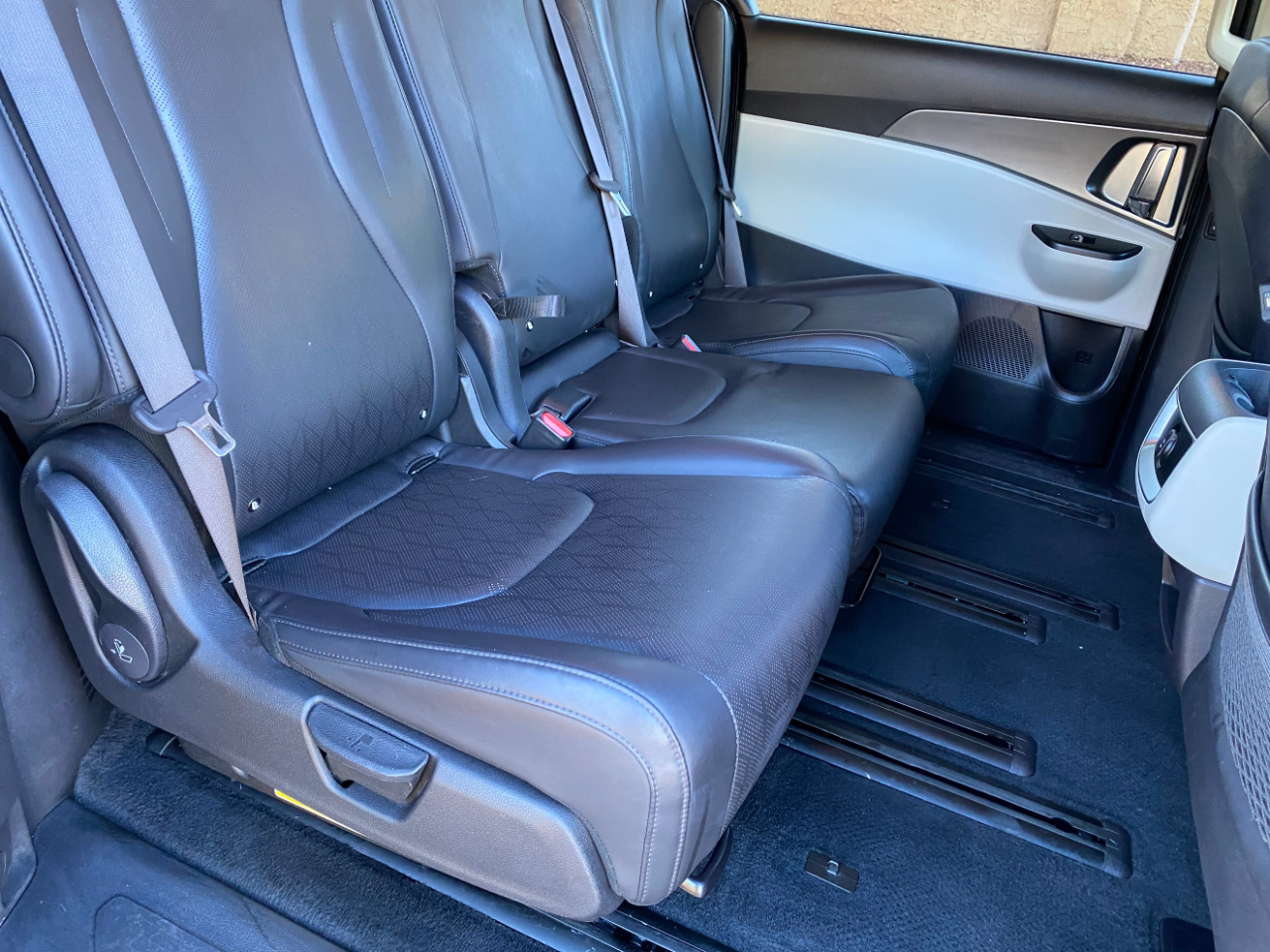 Kia Carnival LX FWD w/Seat Pkg 2024