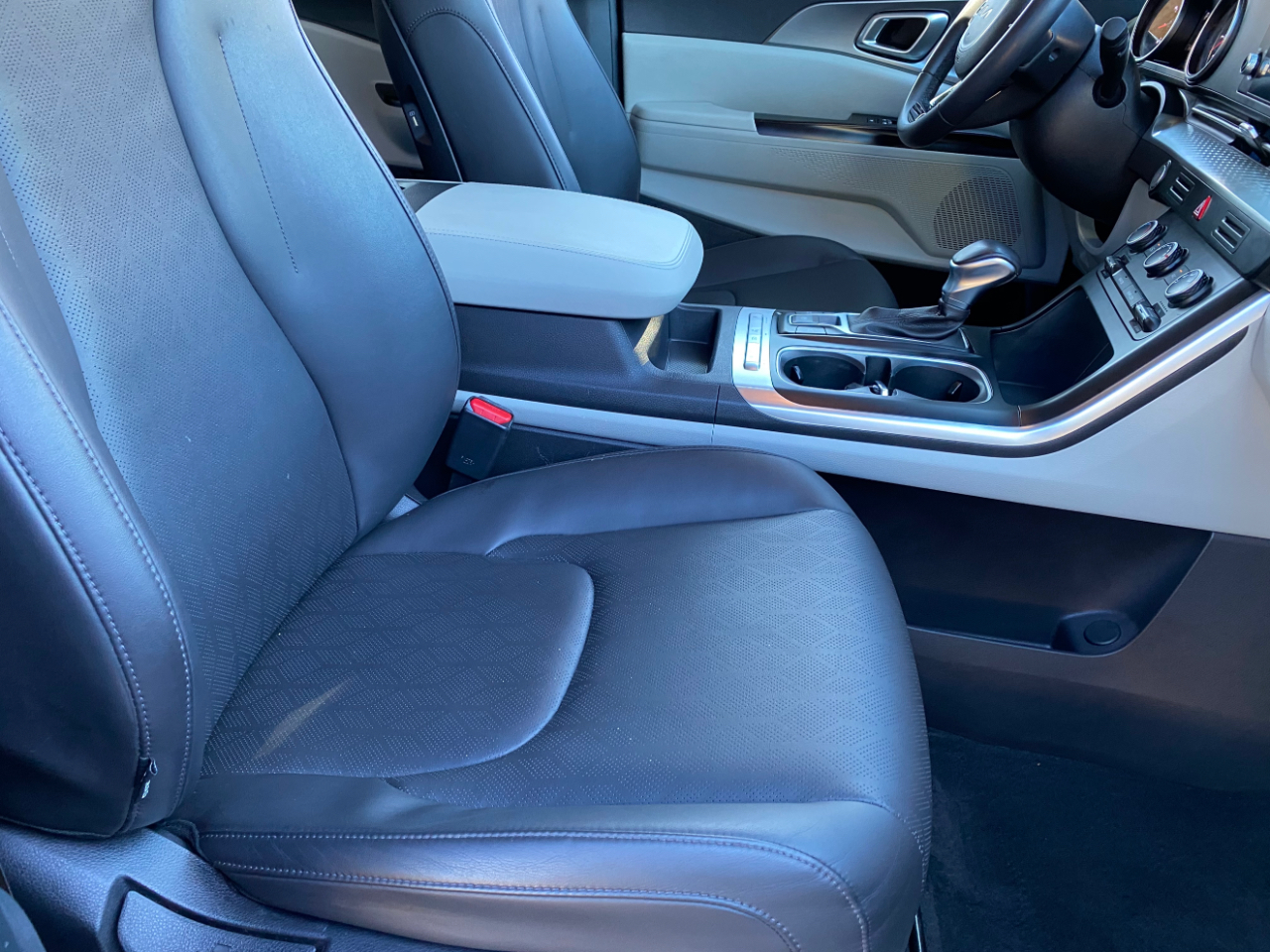 Kia Carnival LX FWD w/Seat Pkg 2024