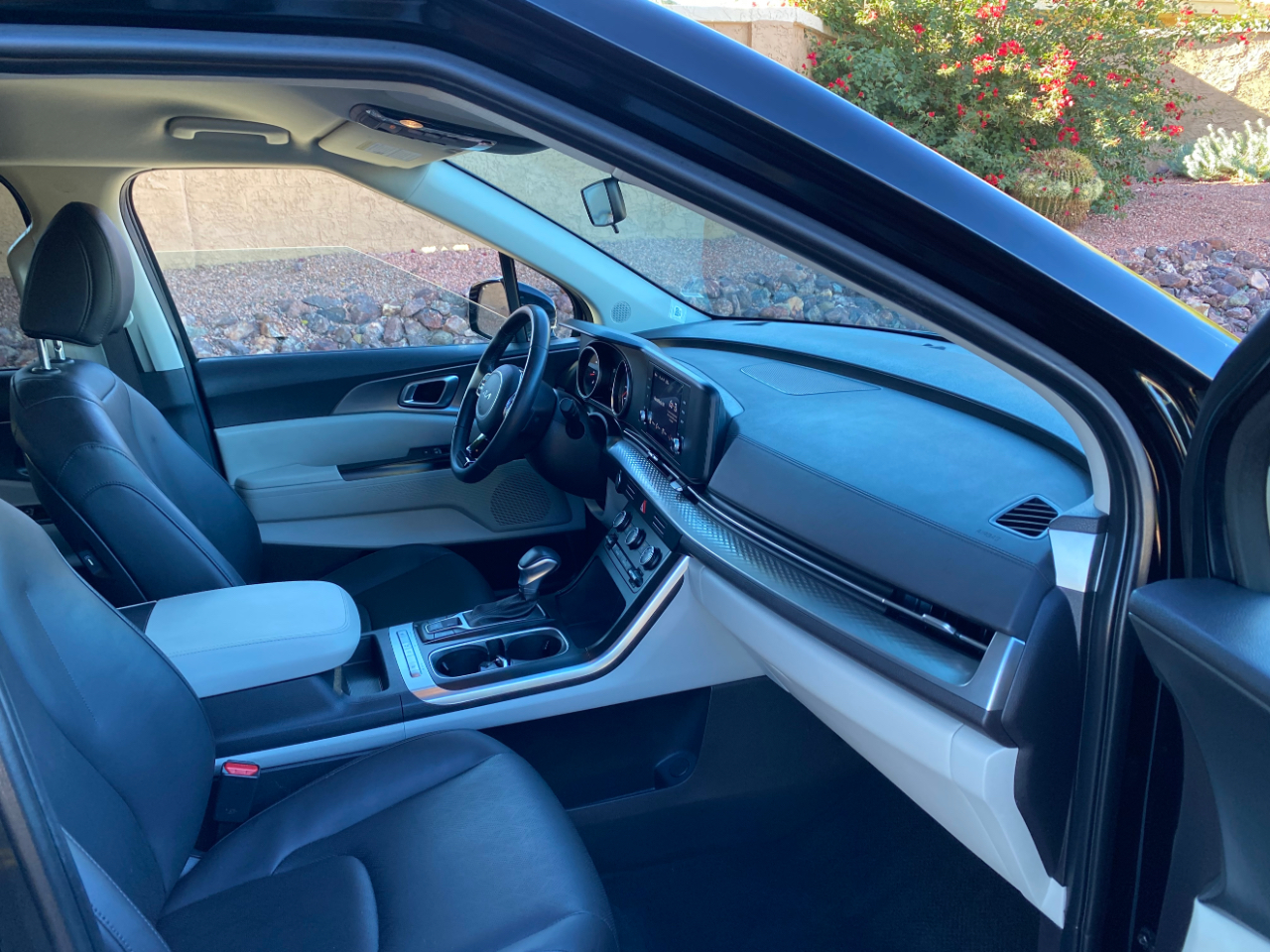 Kia Carnival LX FWD w/Seat Pkg 2024