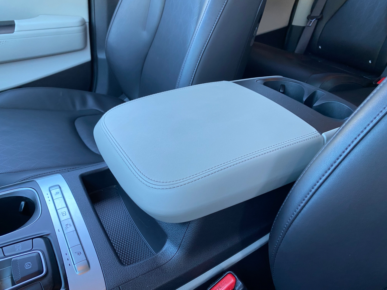 Kia Carnival LX FWD w/Seat Pkg 2024