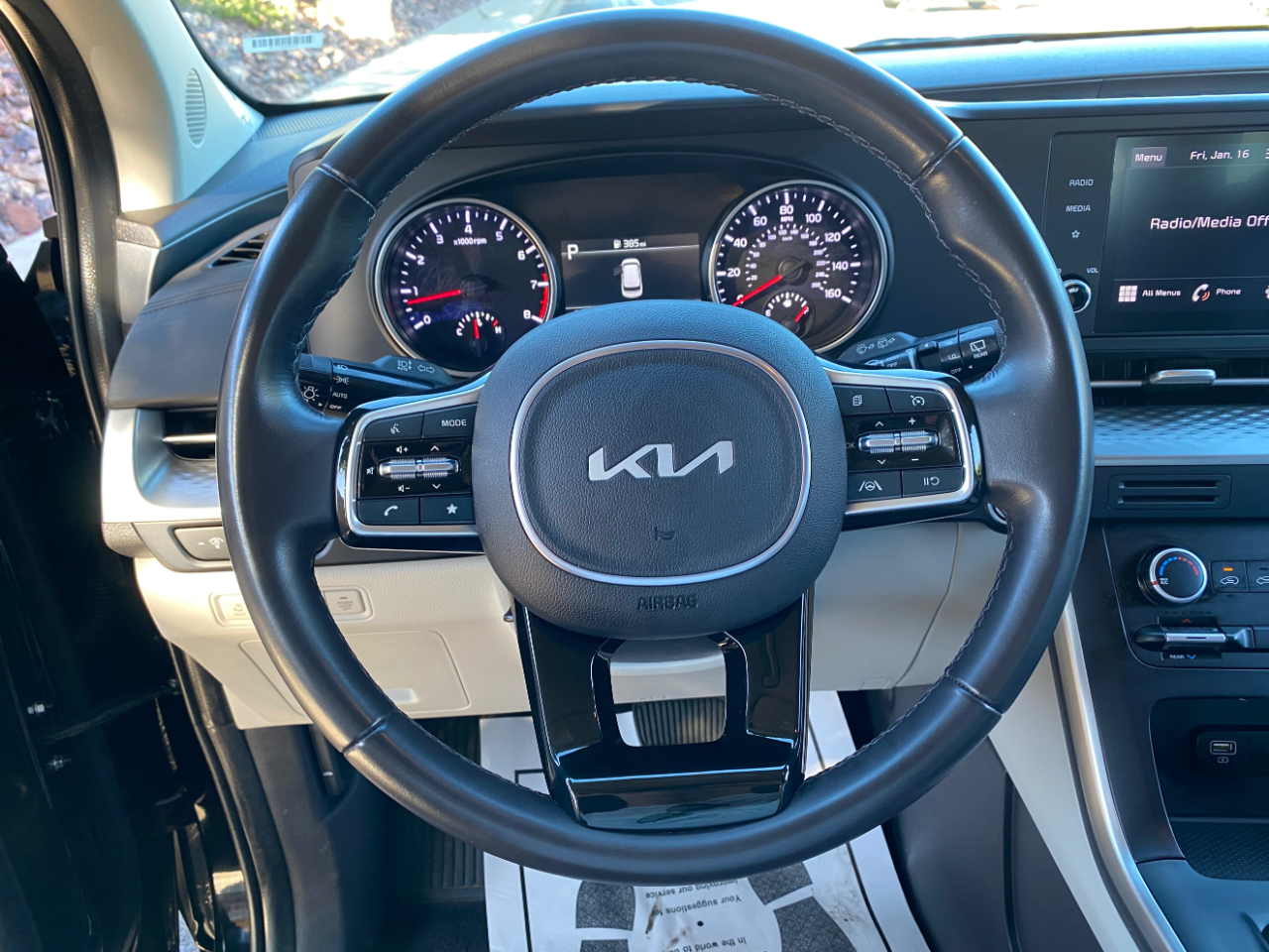 Kia Carnival LX FWD w/Seat Pkg 2024