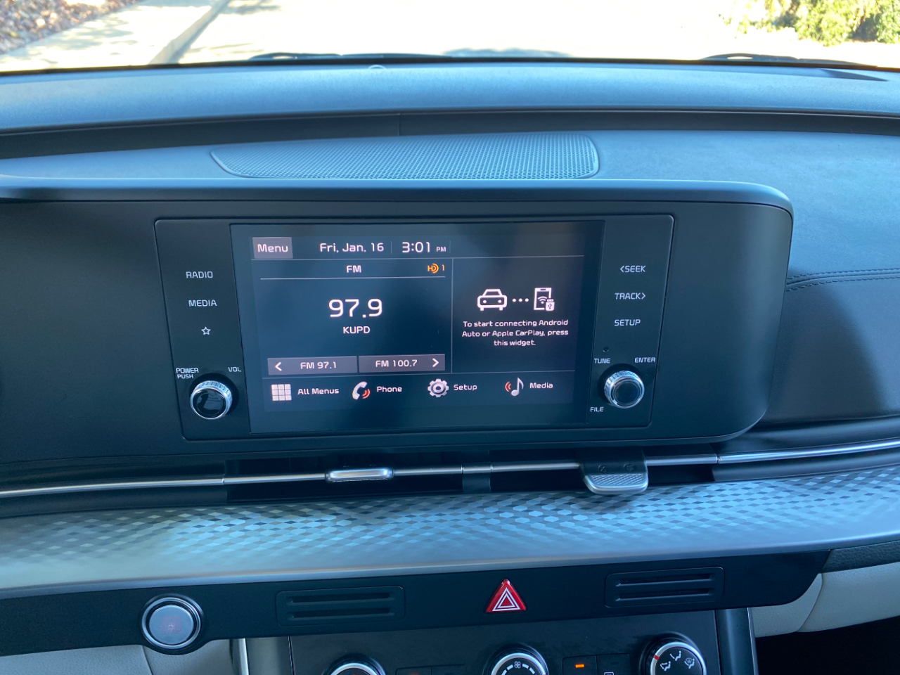 Kia Carnival LX FWD w/Seat Pkg 2024