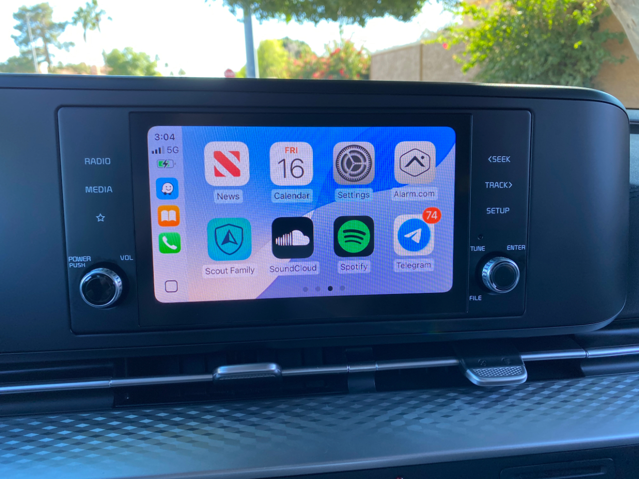 Kia Carnival LX FWD w/Seat Pkg 2024