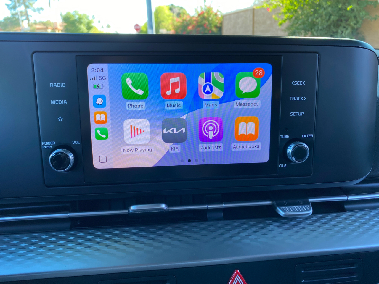 Kia Carnival LX FWD w/Seat Pkg 2024