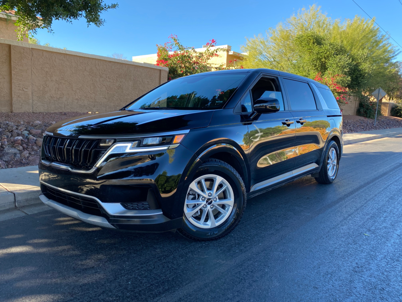 Kia Carnival LX FWD w/Seat Pkg 2024