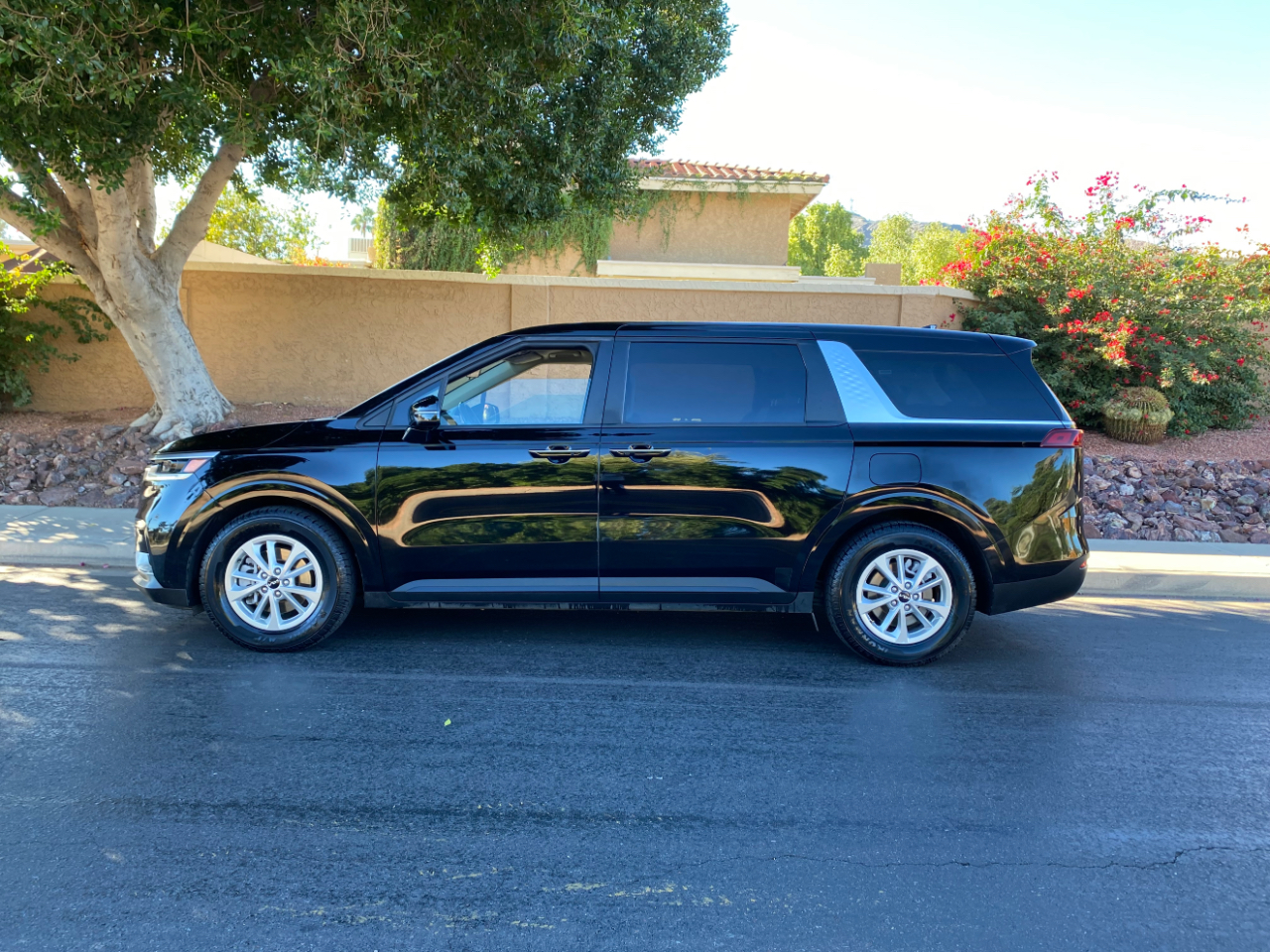 Kia Carnival LX FWD w/Seat Pkg 2024