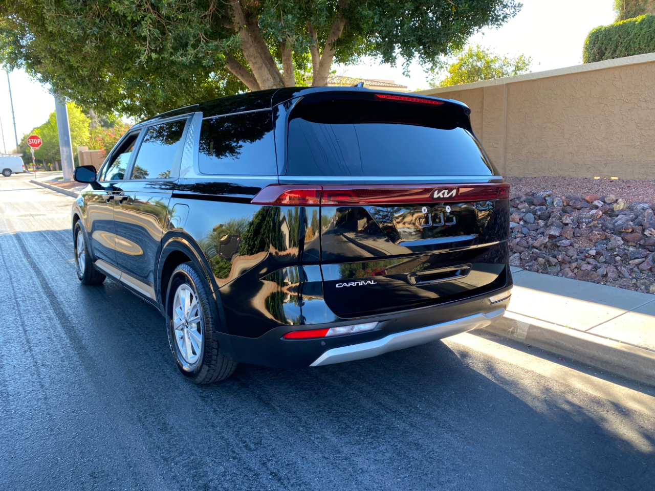 Kia Carnival LX FWD w/Seat Pkg 2024