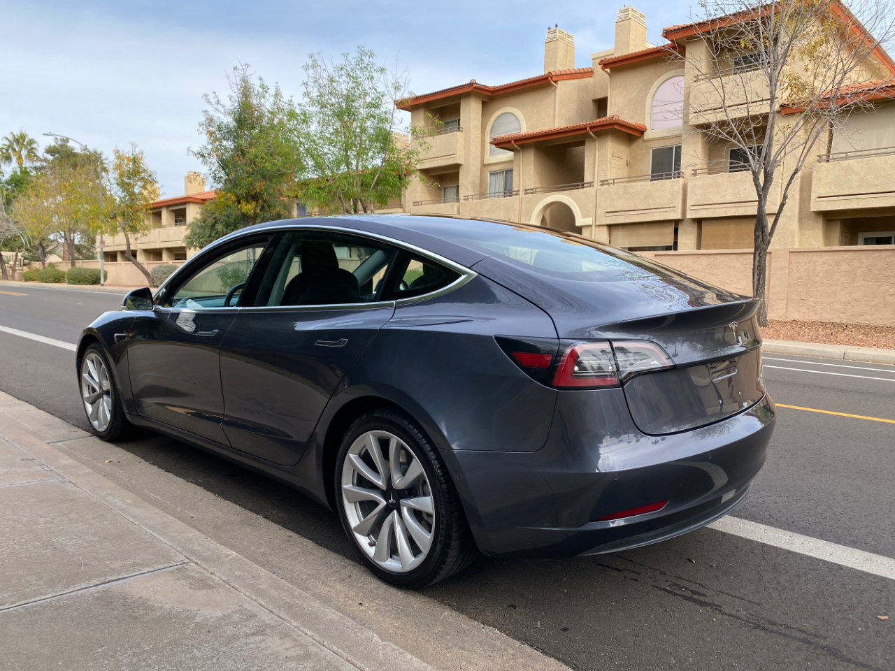 Tesla Model 3 Long Range Battery AWD 2018