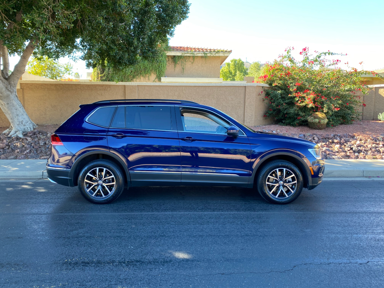 Volkswagen Tiguan 2.0T SE R-Line Black FWD 2021