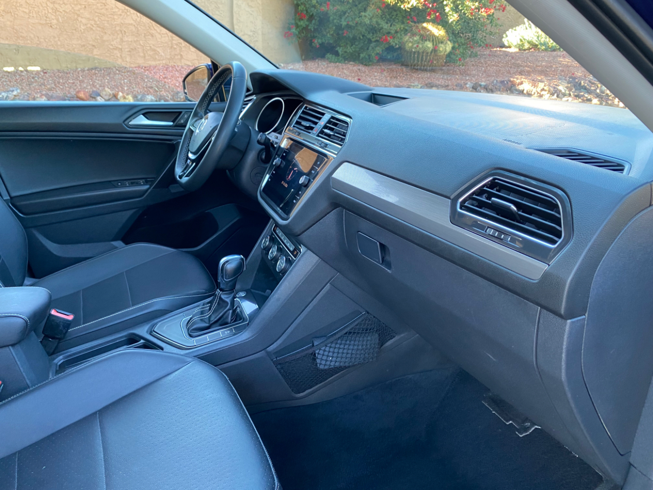 Volkswagen Tiguan 2.0T SE R-Line Black FWD 2021