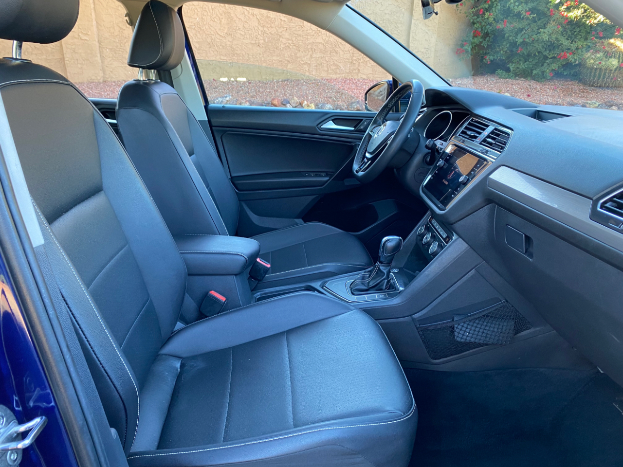 Volkswagen Tiguan 2.0T SE R-Line Black FWD 2021