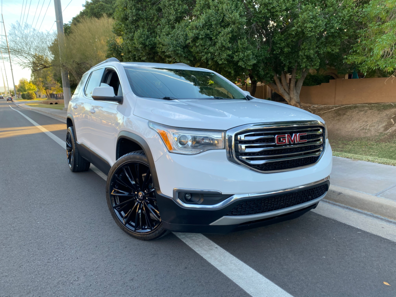GMC Acadia FWD 4dr SLT w/SLT-1 2018
