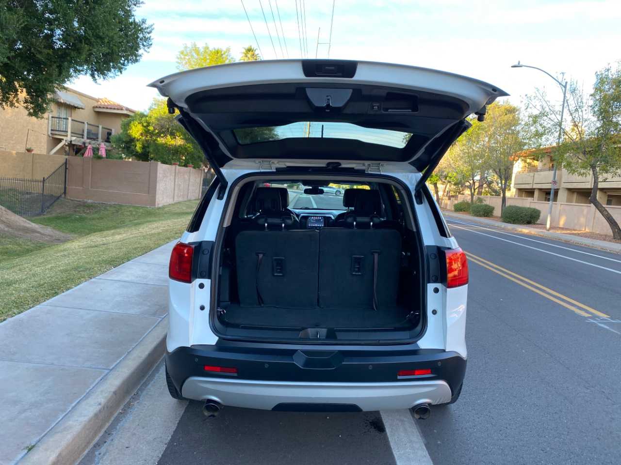 GMC Acadia FWD 4dr SLT w/SLT-1 2018