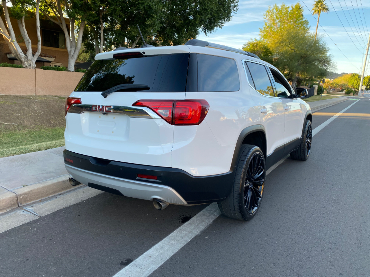 GMC Acadia FWD 4dr SLT w/SLT-1 2018