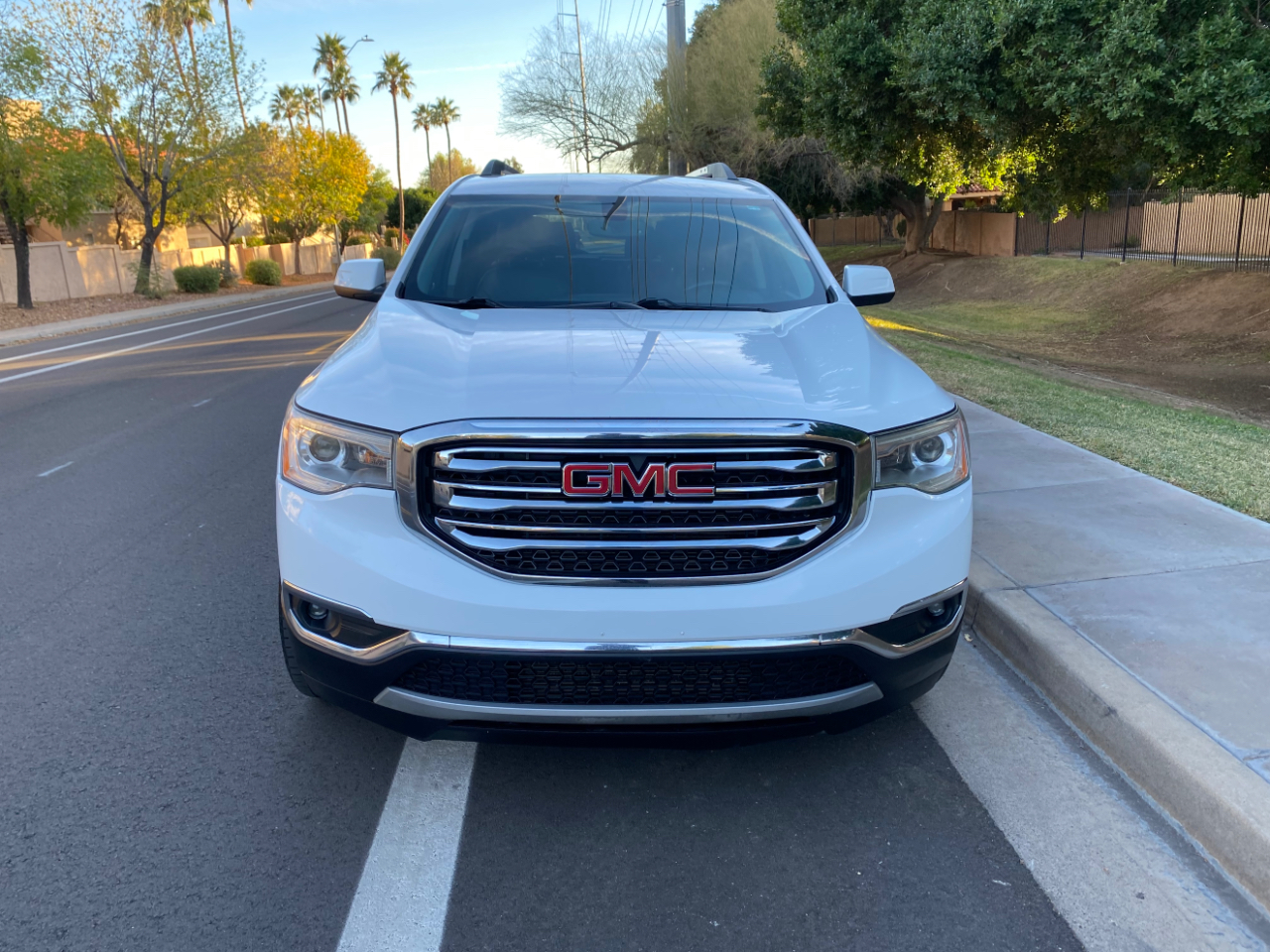 GMC Acadia FWD 4dr SLT w/SLT-1 2018