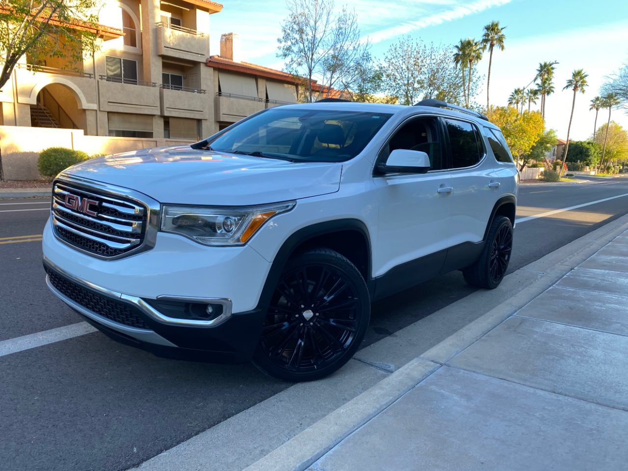 GMC Acadia FWD 4dr SLT w/SLT-1 2018