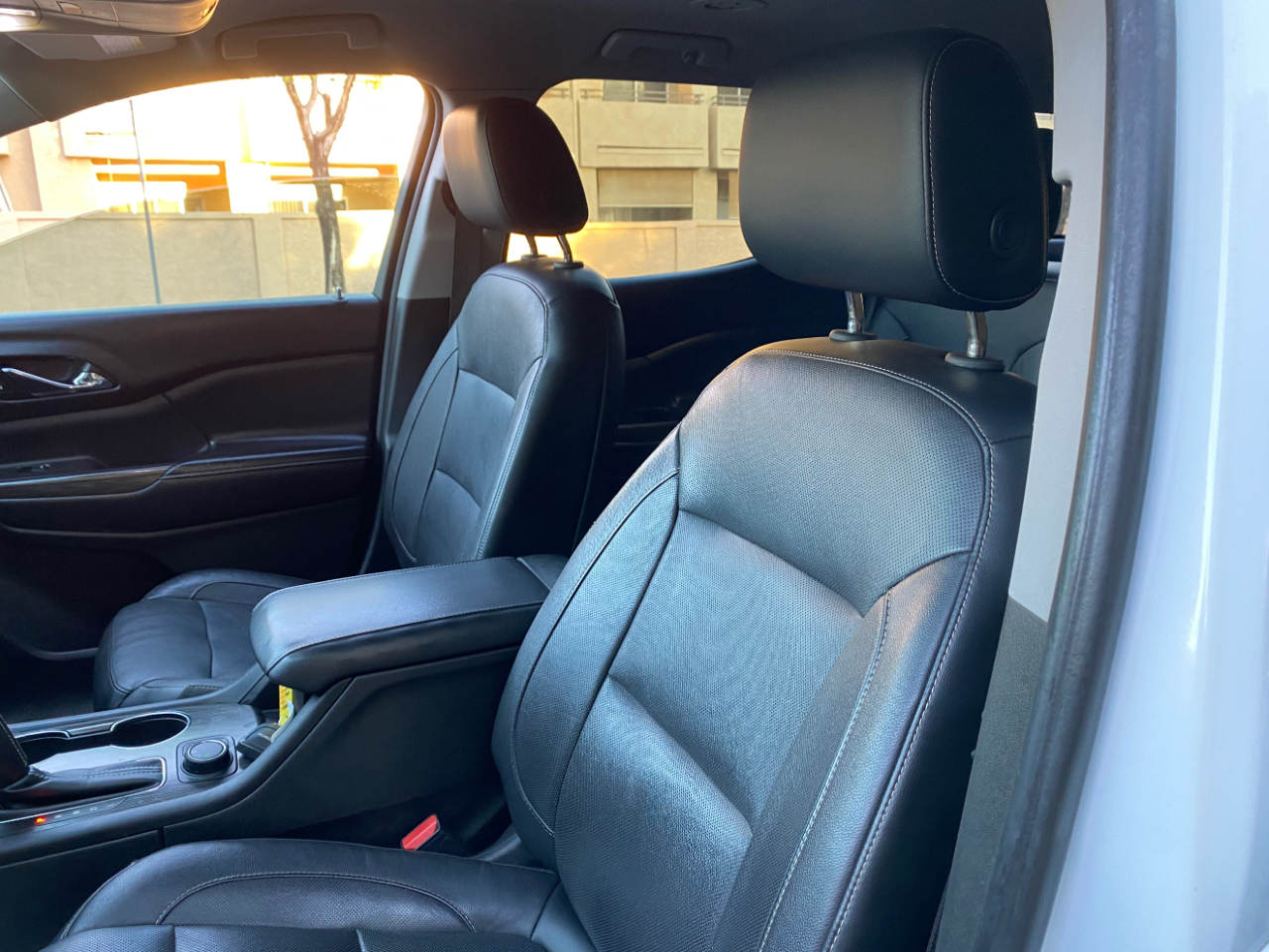 GMC Acadia FWD 4dr SLT w/SLT-1 2018