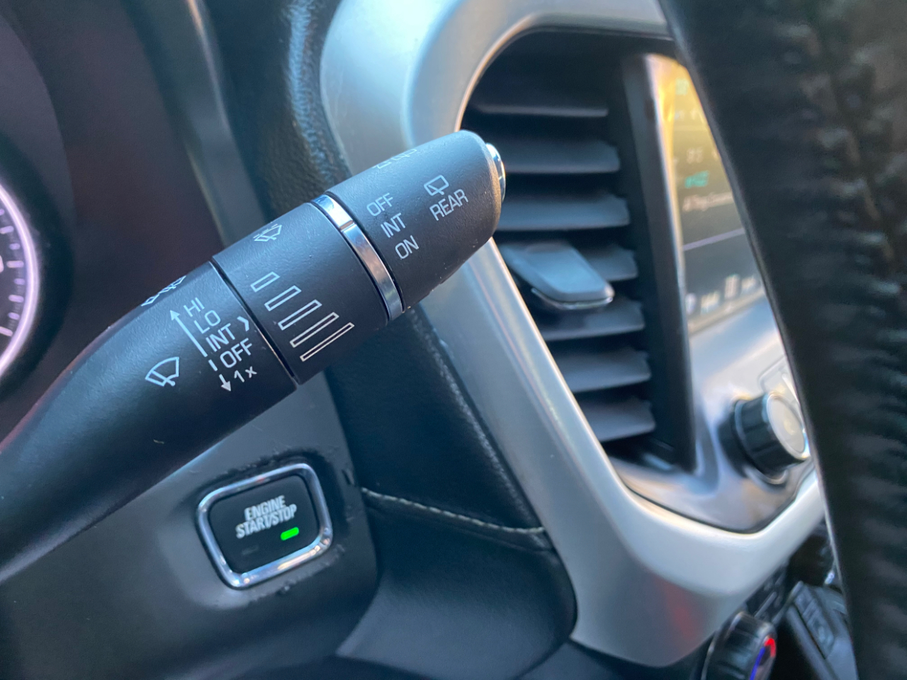 GMC Acadia FWD 4dr SLT w/SLT-1 2018