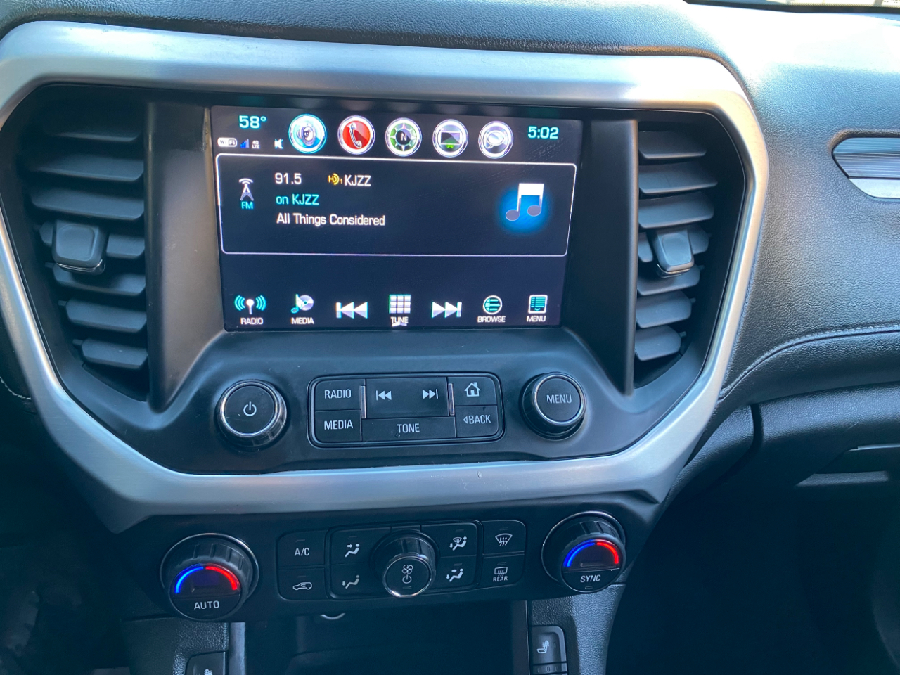 GMC Acadia FWD 4dr SLT w/SLT-1 2018