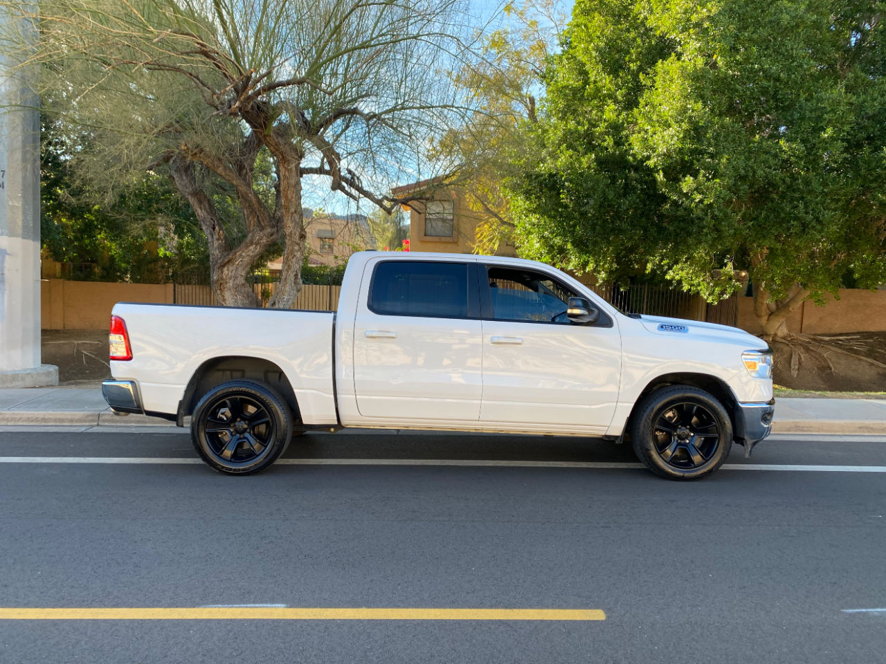 RAM 1500 Big Horn 4x2 Crew Cab 5'7" Box 2021