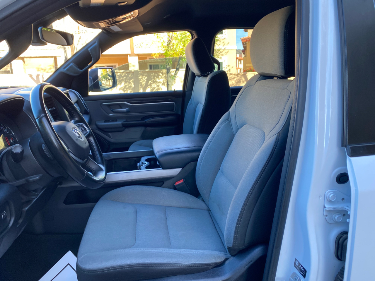 RAM 1500 Big Horn 4x2 Crew Cab 5'7" Box 2021