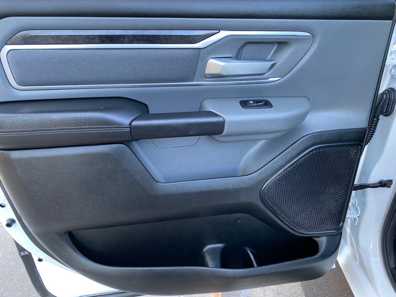 RAM 1500 Big Horn 4x2 Crew Cab 5'7" Box 2021