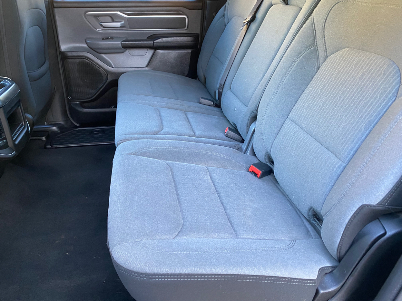 RAM 1500 Big Horn 4x2 Crew Cab 5'7" Box 2021