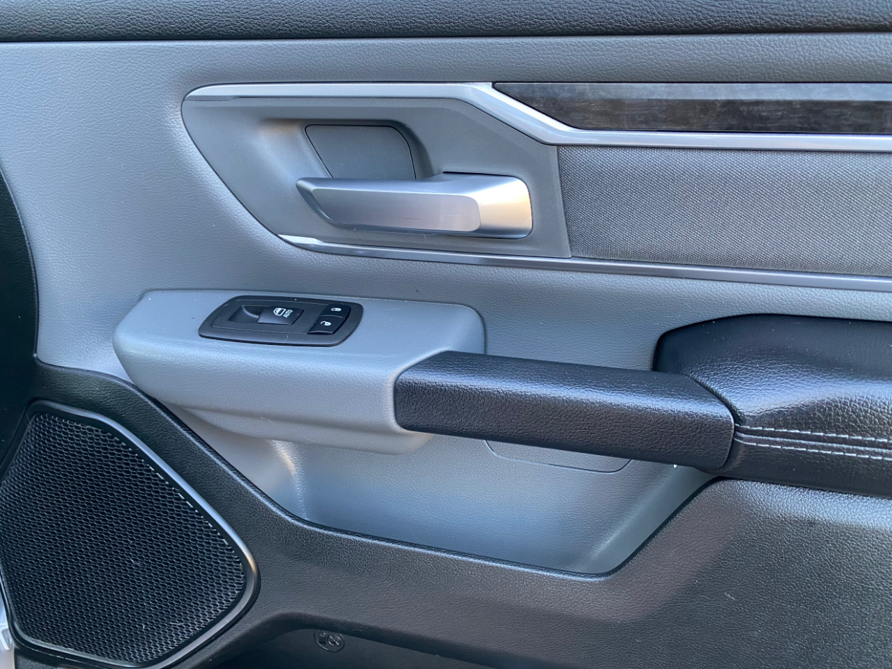 RAM 1500 Big Horn 4x2 Crew Cab 5'7" Box 2021