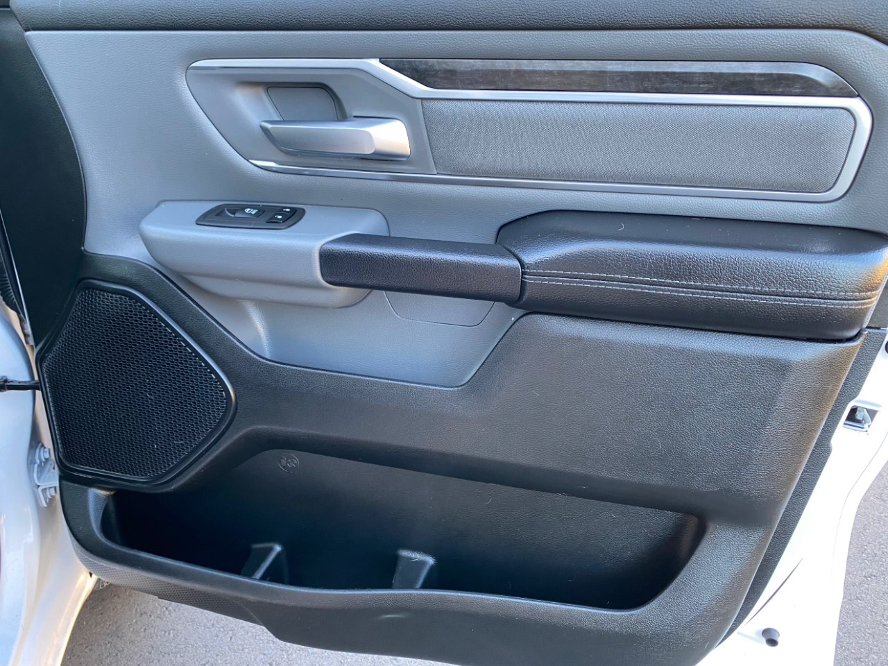 RAM 1500 Big Horn 4x2 Crew Cab 5'7" Box 2021