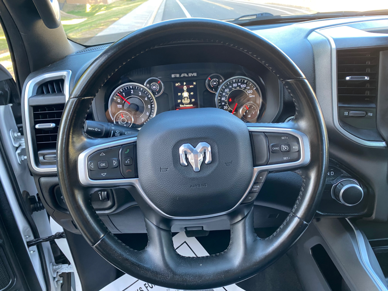 RAM 1500 Big Horn 4x2 Crew Cab 5'7" Box 2021