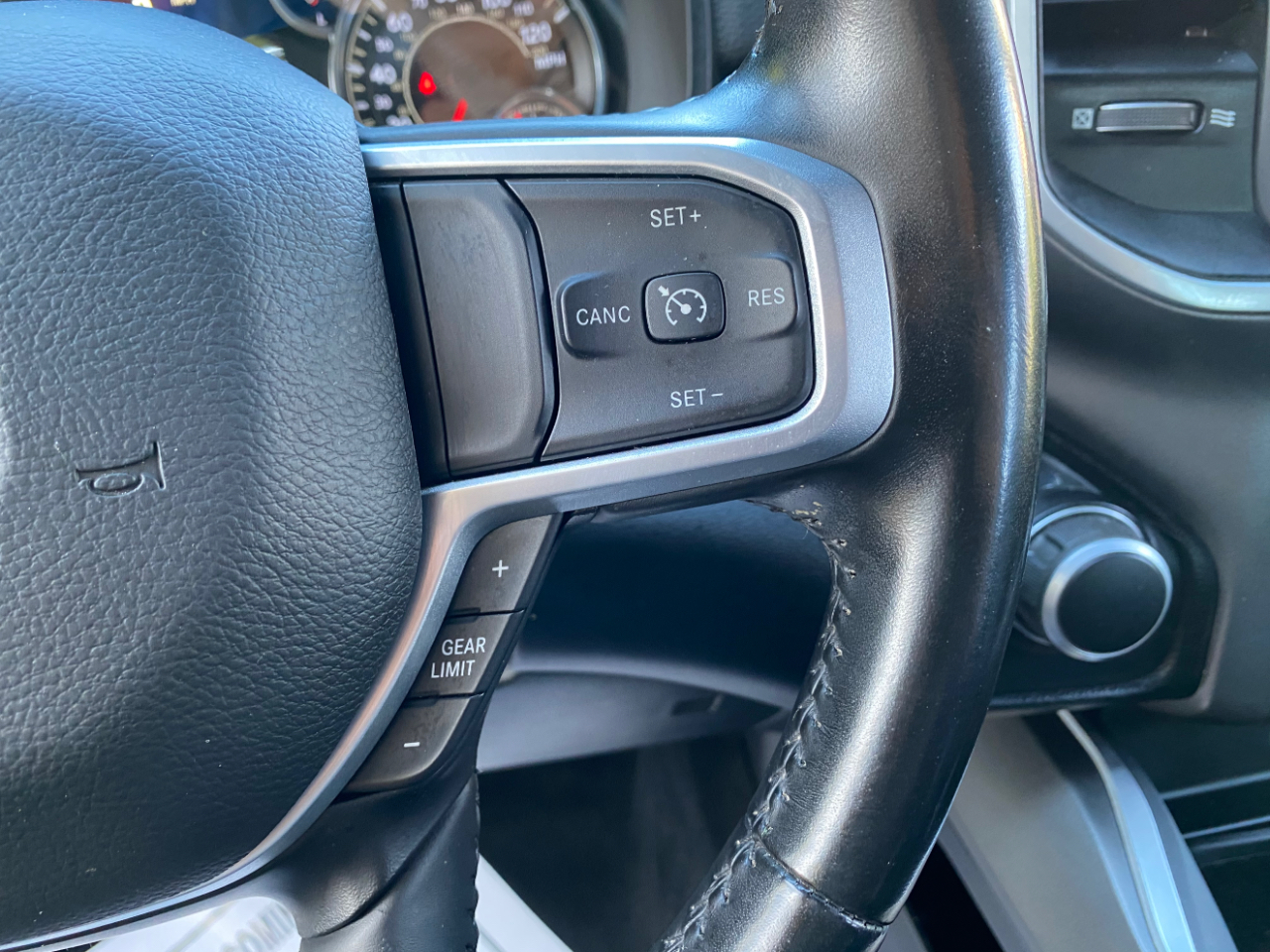 RAM 1500 Big Horn 4x2 Crew Cab 5'7" Box 2021