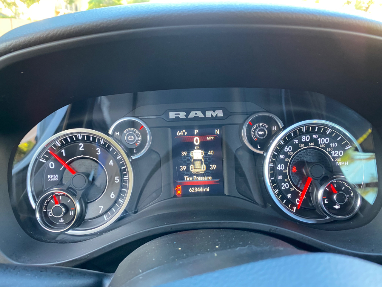 RAM 1500 Big Horn 4x2 Crew Cab 5'7" Box 2021