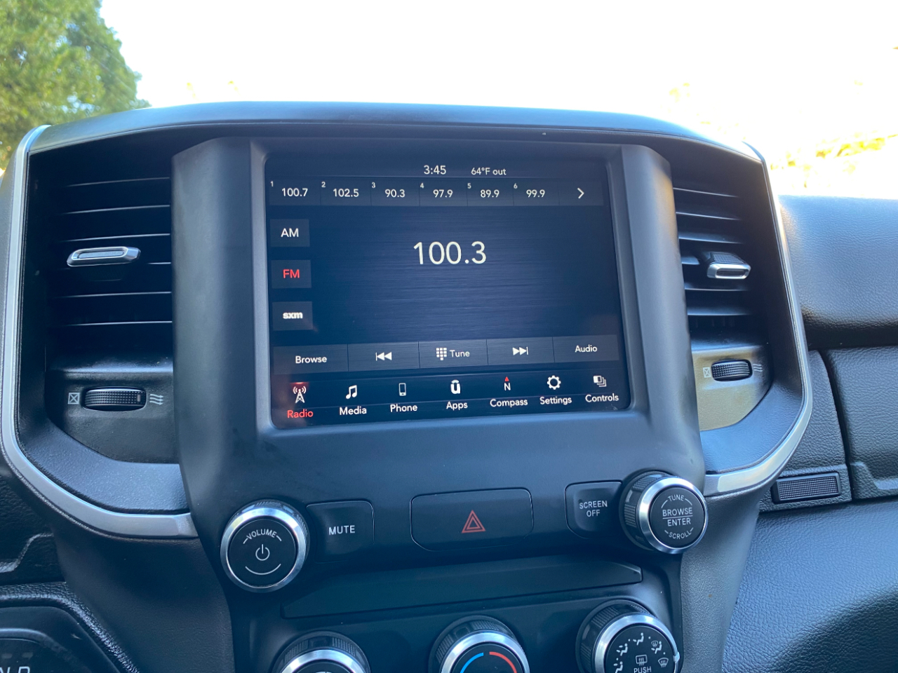 RAM 1500 Big Horn 4x2 Crew Cab 5'7" Box 2021