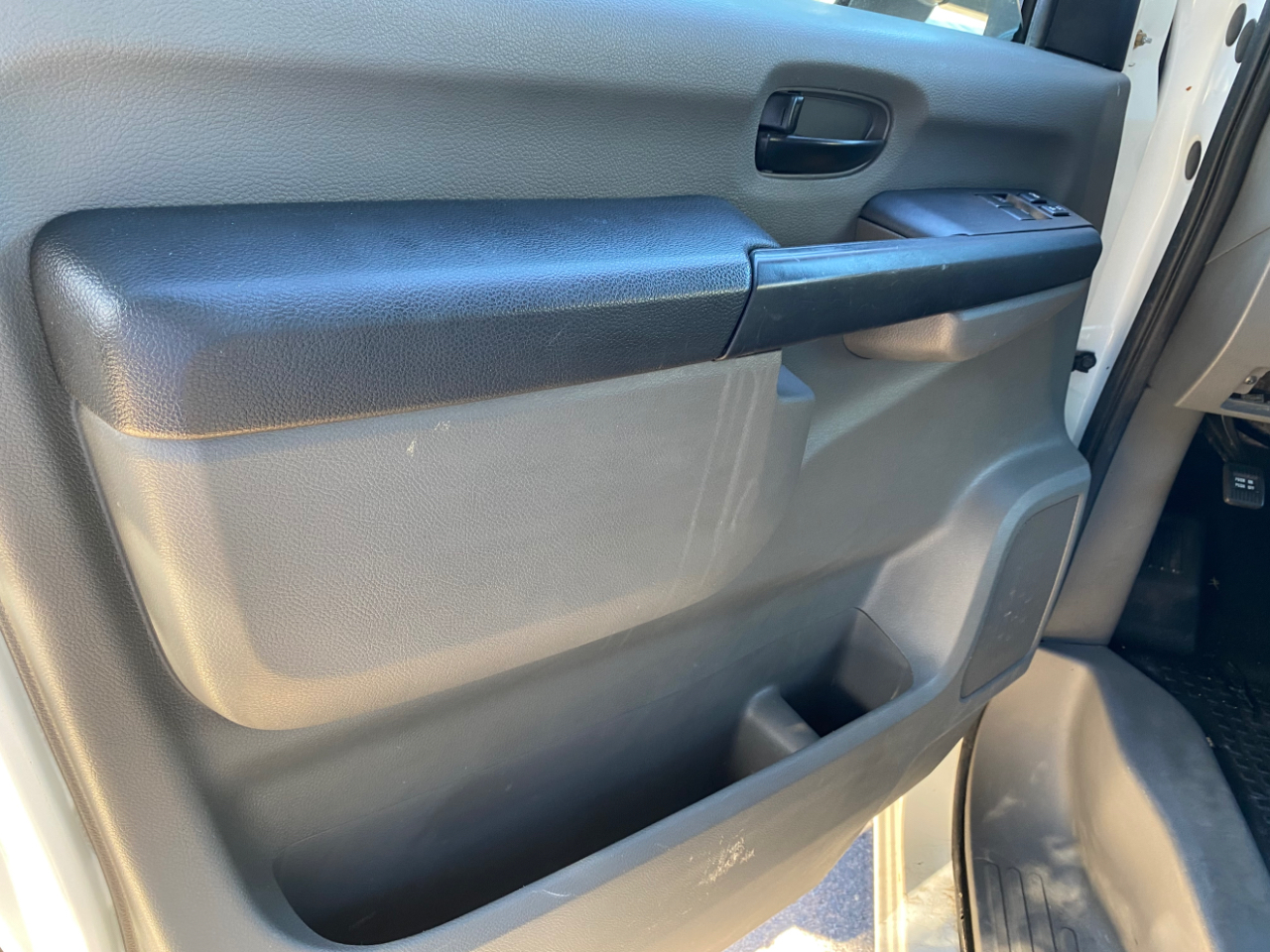 Nissan NV Standard Roof 1500 V6 S 2016