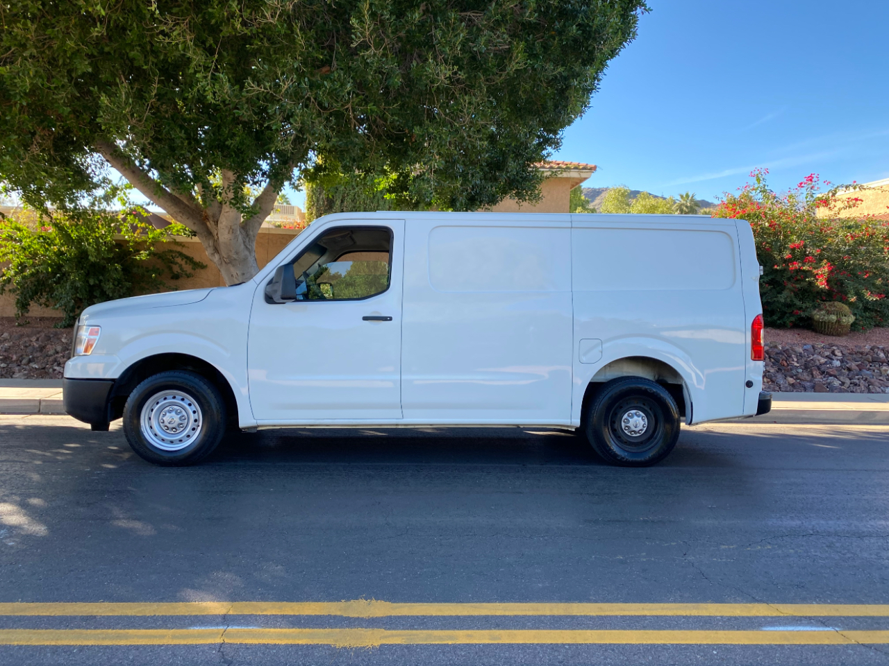 Nissan NV Standard Roof 1500 V6 S 2016