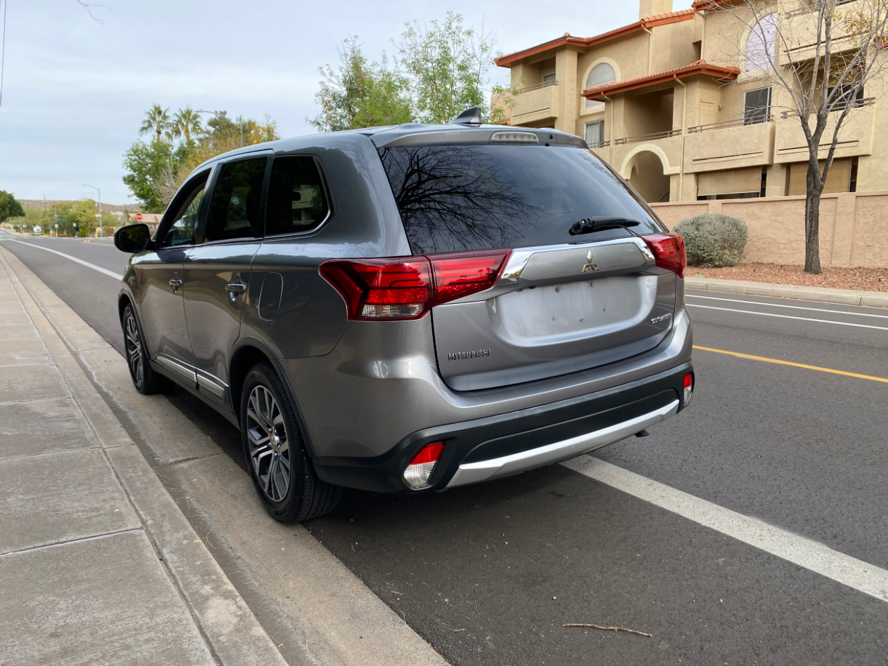 Mitsubishi Outlander ES FWD 2017